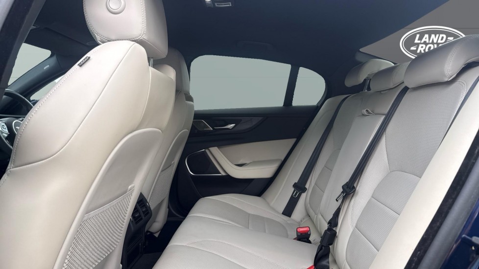Jaguar XE 2.0 P250 R-Dynamic HSE Black 4dr Auto Petrol Saloon - Image 4