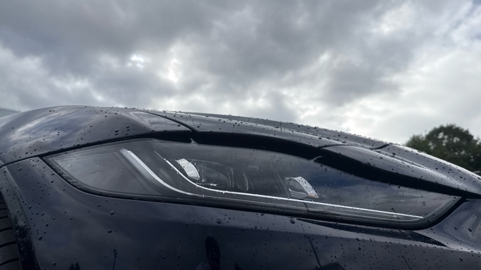 Jaguar XE 2.0 P250 R-Dynamic HSE Black 4dr Auto Petrol Saloon - Image 17