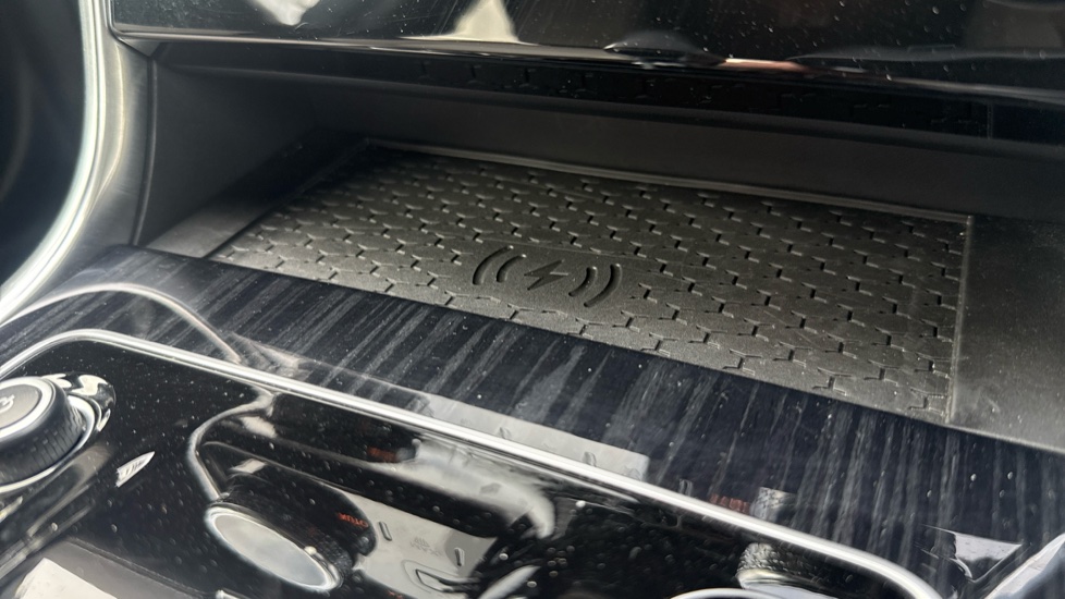 Jaguar XE 2.0 P250 R-Dynamic HSE Black 4dr Auto Petrol Saloon - Image 53
