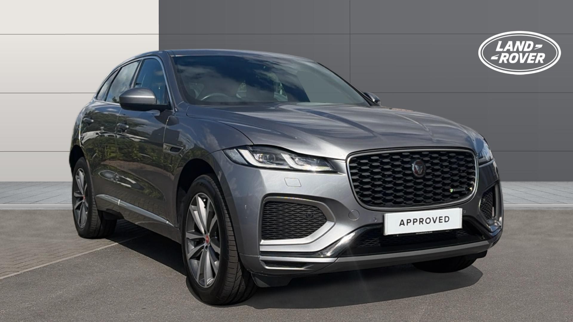 Jaguar F-PACE listing photo