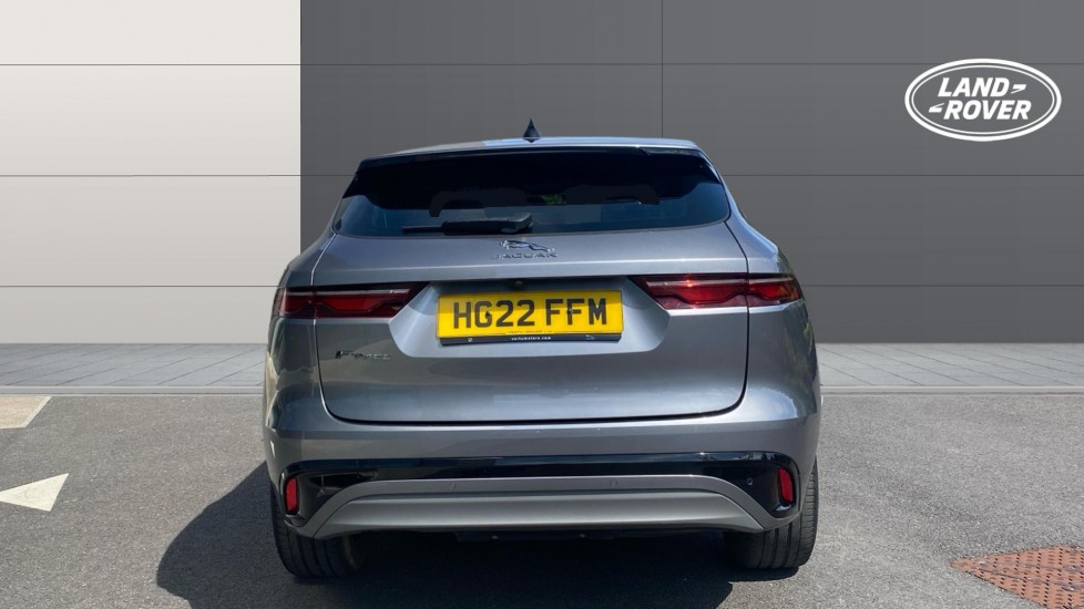 Jaguar F-Pace 2.0 D200 R-Dynamic SE 5dr Auto AWD Diesel Estate - Image 6
