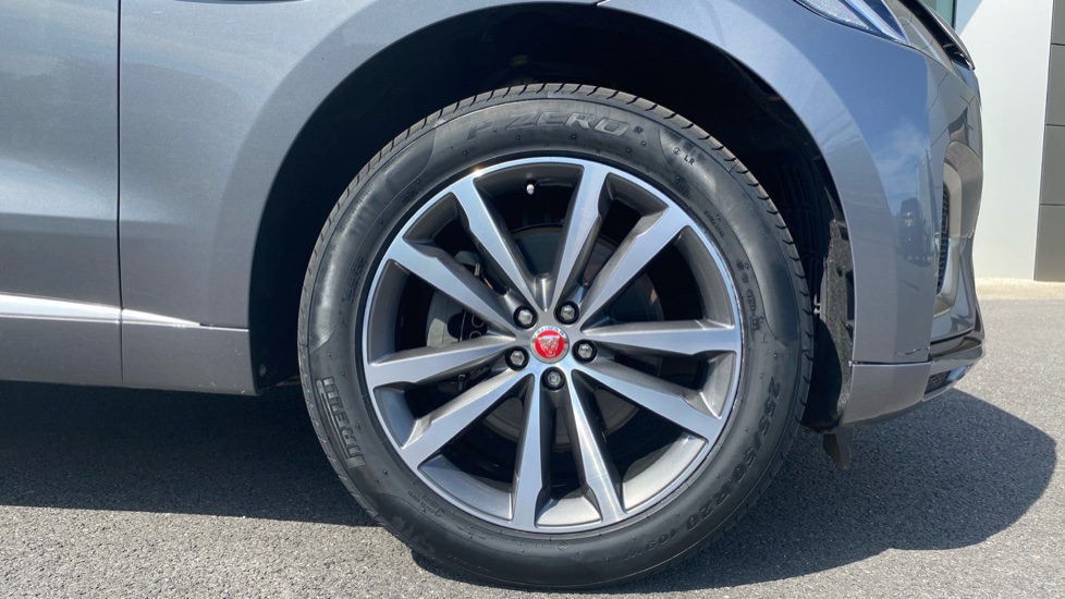 Jaguar F-Pace 2.0 D200 R-Dynamic SE 5dr Auto AWD Diesel Estate - Image 8