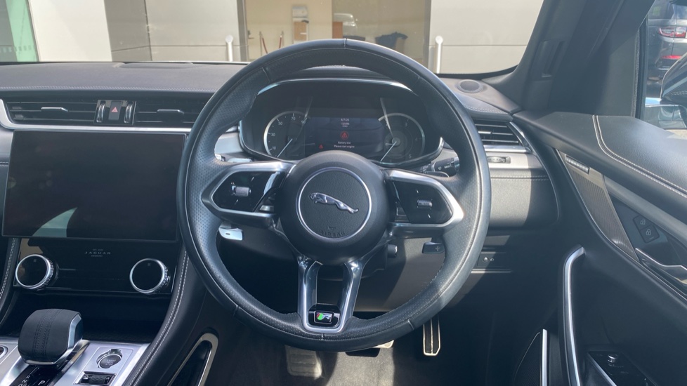 Jaguar F-Pace 2.0 D200 R-Dynamic SE 5dr Auto AWD Diesel Estate - Image 15