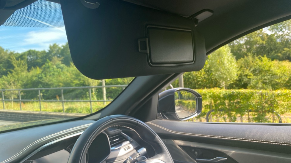 Jaguar F-Pace 2.0 D200 R-Dynamic SE 5dr Auto AWD Diesel Estate - Image 39
