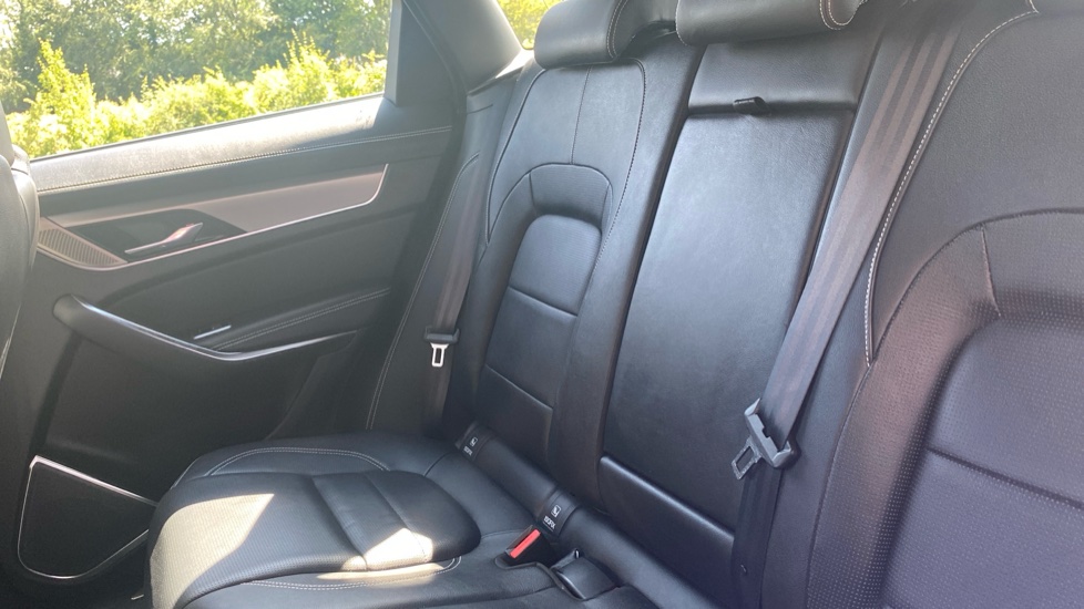 Jaguar F-Pace 2.0 D200 R-Dynamic SE 5dr Auto AWD Diesel Estate - Image 49