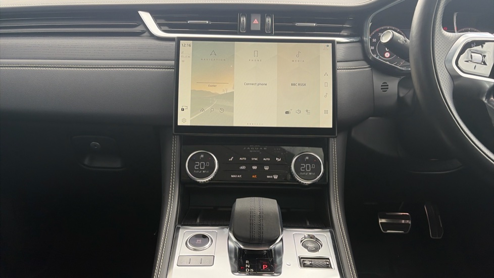 Jaguar F-Pace 2.0 P400e R-Dynamic HSE 5dr Auto AWD Estate - Image 14