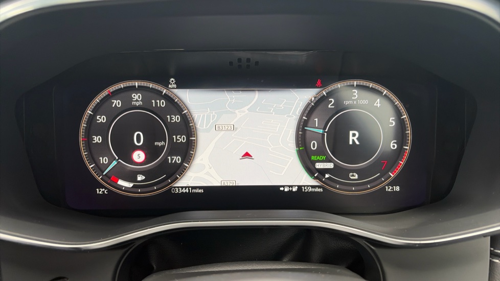 Jaguar F-Pace 2.0 P400e R-Dynamic HSE 5dr Auto AWD Estate - Image 16