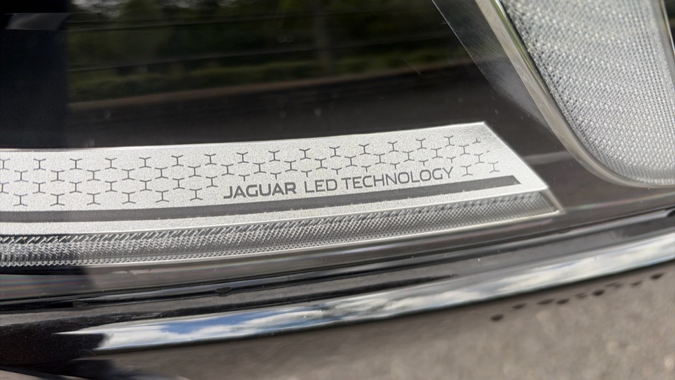 Jaguar F-Pace 2.0 P400e R-Dynamic HSE 5dr Auto AWD Estate - Image 21