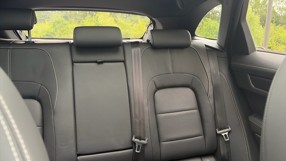 Jaguar F-Pace 2.0 P400e R-Dynamic HSE 5dr Auto AWD Estate - Image 53