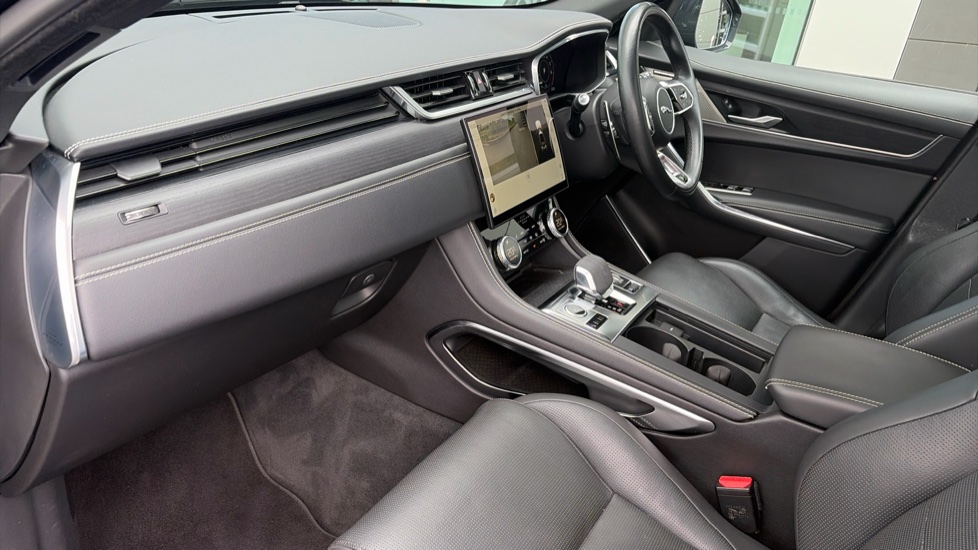 Jaguar F-Pace 2.0 P400e R-Dynamic HSE 5dr Auto AWD Estate - Image 55
