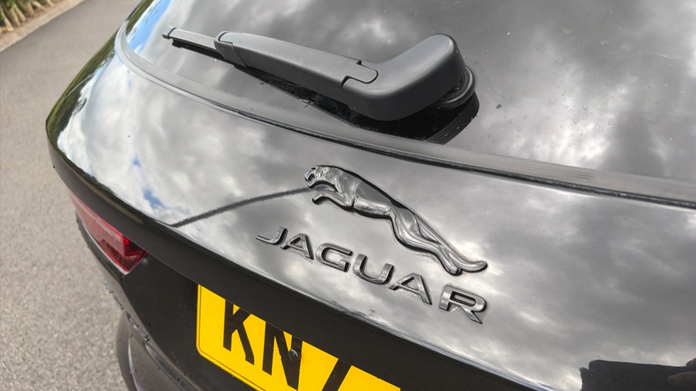 Jaguar F-Pace 2.0 P400e R-Dynamic HSE 5dr Auto AWD Estate - Image 58