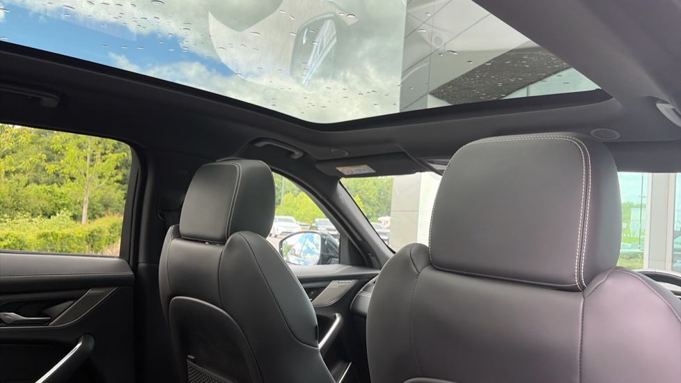 Jaguar F-Pace 2.0 P400e R-Dynamic HSE 5dr Auto AWD Estate - Image 59