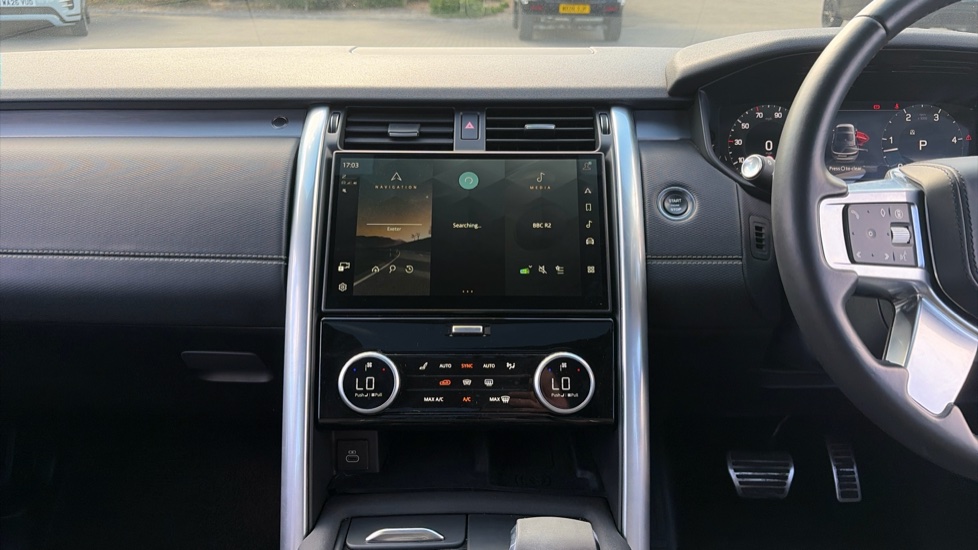 Land Rover Discovery 3.0 D300 Dynamic HSE 5dr Auto Diesel Station Wagon - Image 14