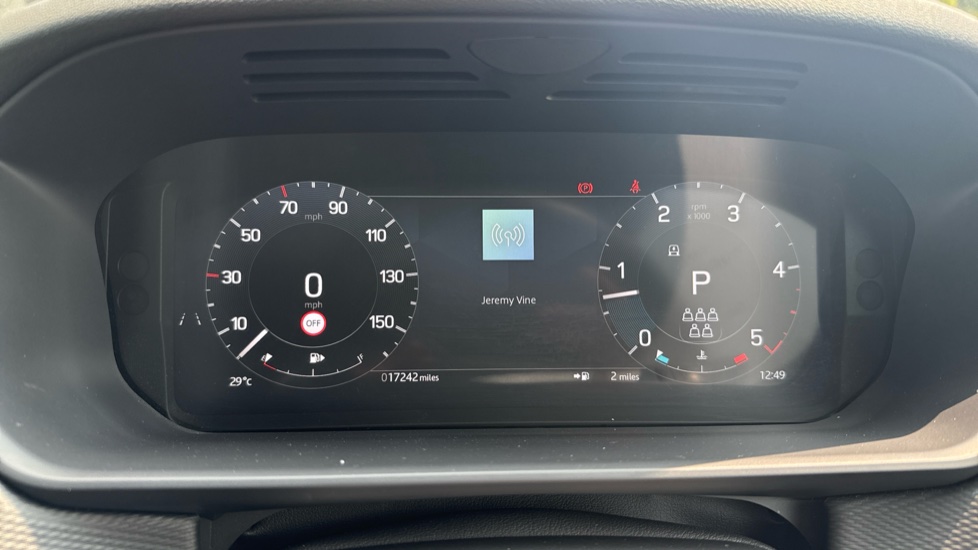 Land Rover Discovery 3.0 D300 Dynamic HSE 5dr Auto Diesel Station Wagon - Image 16
