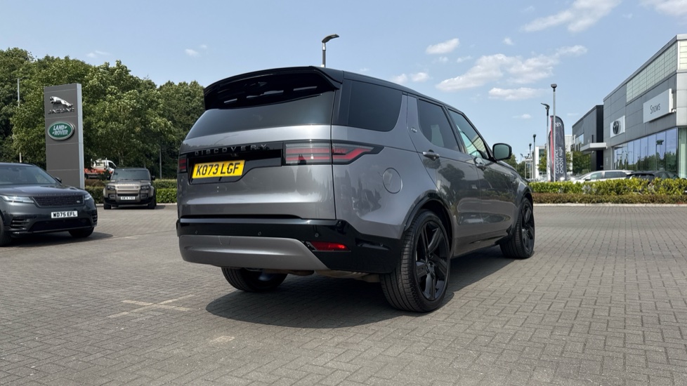 Land Rover Discovery 3.0 D300 Dynamic HSE 5dr Auto Diesel Station Wagon - Image 27
