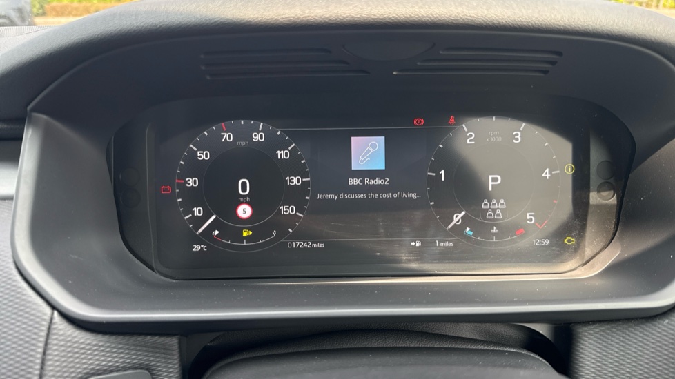 Land Rover Discovery 3.0 D300 Dynamic HSE 5dr Auto Diesel Station Wagon - Image 53