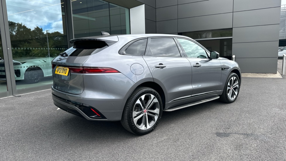 Jaguar F-Pace 2.0 D200 R-Dynamic HSE 5dr Auto AWD Diesel Estate - Image 26