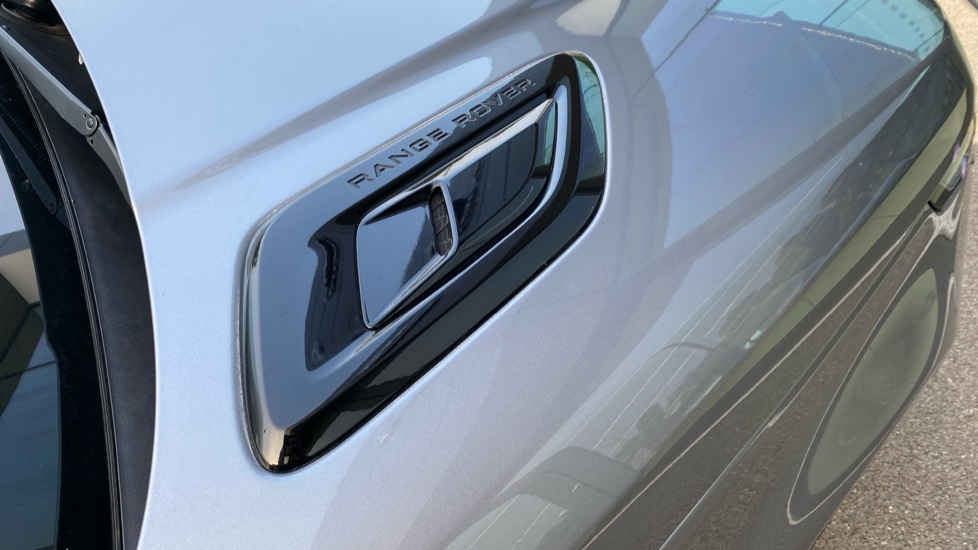 Land Rover Range Rover Sport 3.0 D300 Autobiography Dynamic 5dr Auto Diesel Estate - Image 32