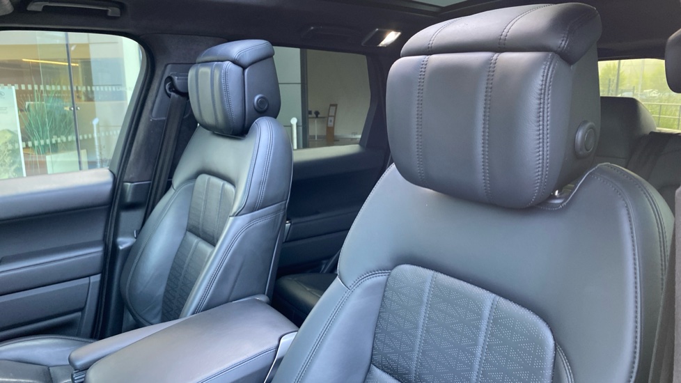 Land Rover Range Rover Sport 3.0 D300 Autobiography Dynamic 5dr Auto Diesel Estate - Image 35