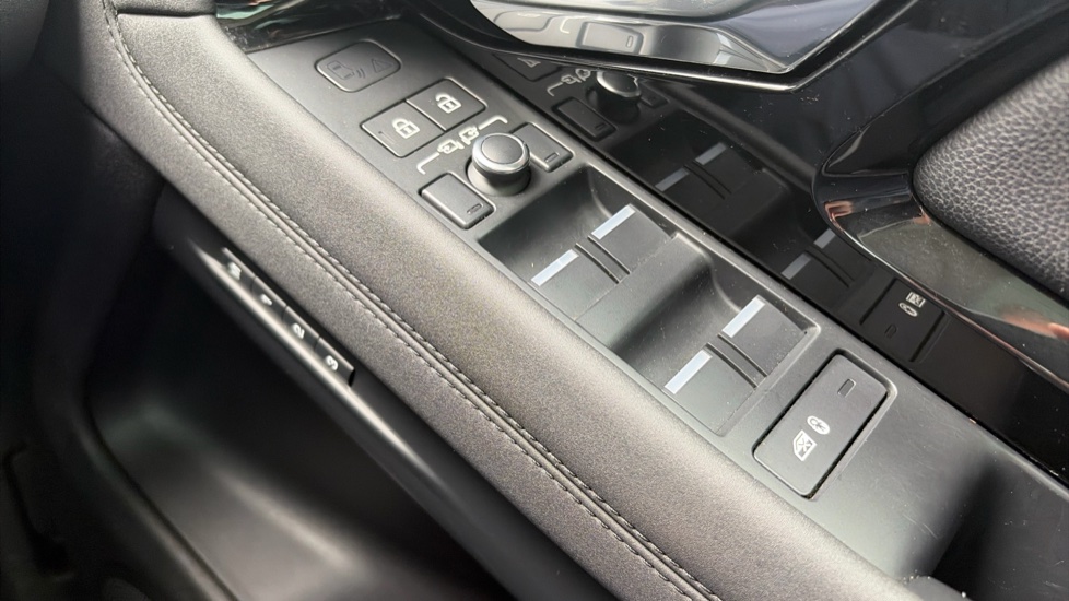 Land Rover Range Rover Evoque 2.0 D165 SE 5dr Auto Diesel Hatchback - Image 27