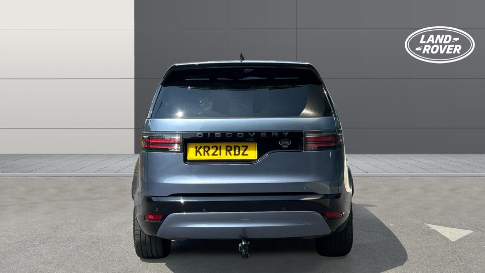 Land Rover Discovery 3.0 D300 R-Dynamic HSE 5dr Auto Diesel Station Wagon - Image 6