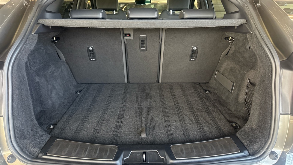 Jaguar E-Pace 2.0 D200 R-Dynamic HSE 5dr Auto Diesel Estate - Image 10