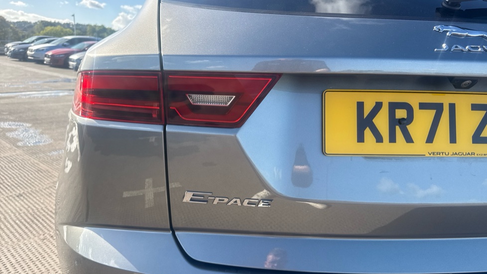 Jaguar E-Pace 2.0 D200 R-Dynamic HSE 5dr Auto Diesel Estate - Image 19