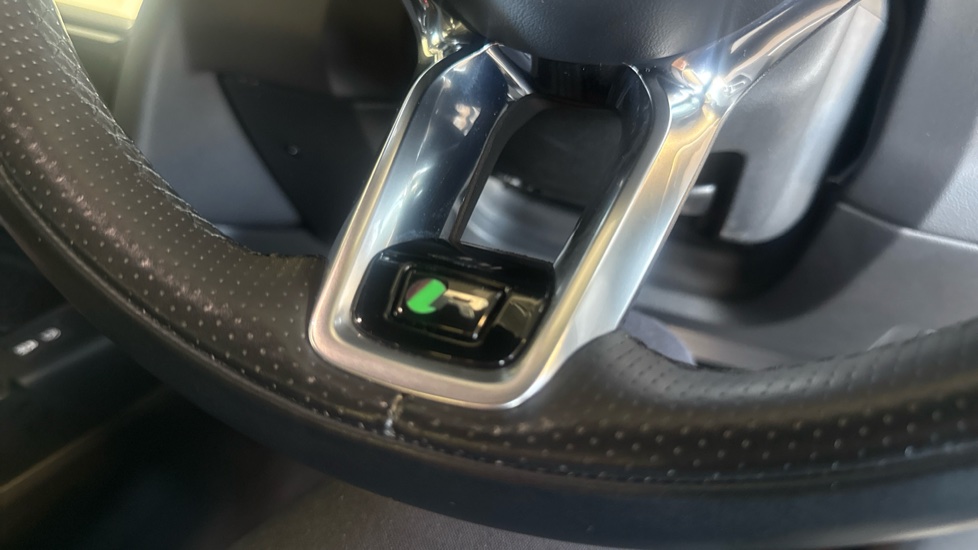 Jaguar E-Pace 2.0 D200 R-Dynamic HSE 5dr Auto Diesel Estate - Image 28