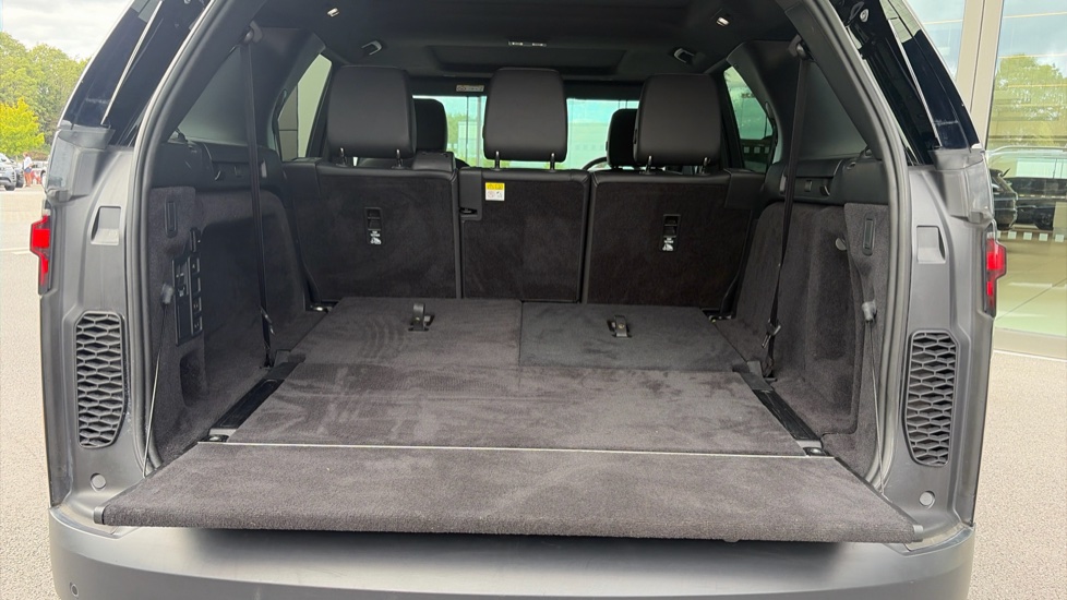 Land Rover Discovery 3.0 D350 S 5dr Auto Diesel Station Wagon - Image 10