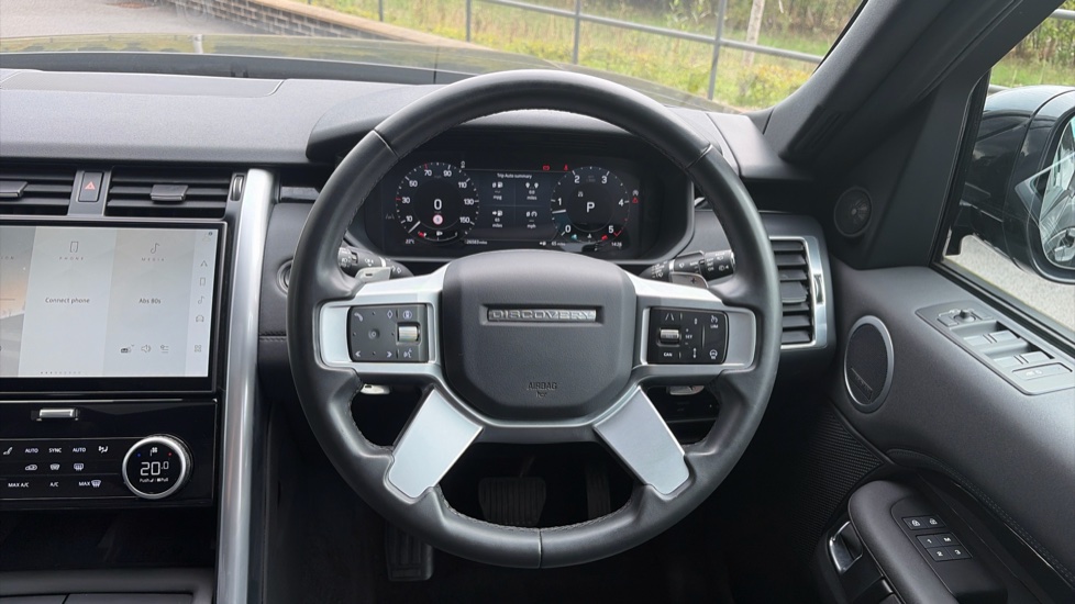 Land Rover Discovery 3.0 D350 S 5dr Auto Diesel Station Wagon - Image 15