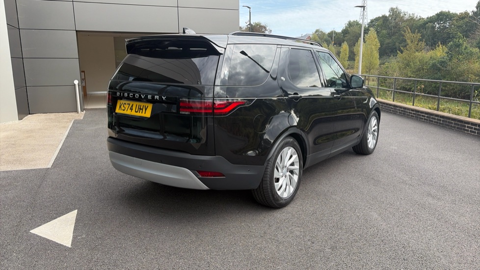 Land Rover Discovery 3.0 D350 S 5dr Auto Diesel Station Wagon - Image 24