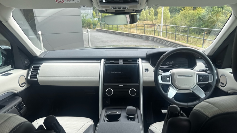 Land Rover Discovery 3.0 D350 Dynamic HSE 5dr Auto Diesel Station Wagon - Image 9