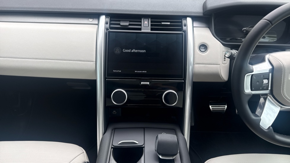 Land Rover Discovery 3.0 D350 Dynamic HSE 5dr Auto Diesel Station Wagon - Image 14