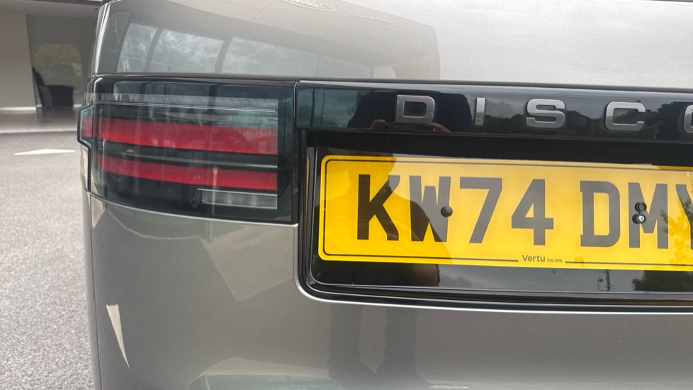 Land Rover Discovery 3.0 D350 Dynamic HSE 5dr Auto Diesel Station Wagon - Image 19