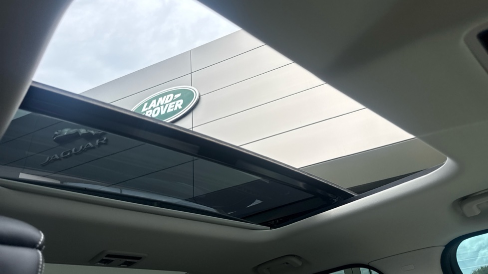 Land Rover Discovery 3.0 D350 Dynamic HSE 5dr Auto Diesel Station Wagon - Image 20