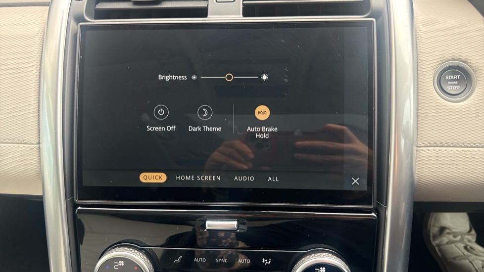 Land Rover Discovery 3.0 D350 Dynamic HSE 5dr Auto Diesel Station Wagon - Image 33