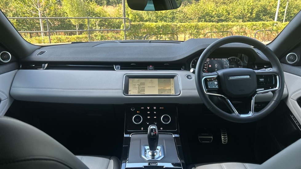 Land Rover Range Rover Evoque 1.5 P300e R-Dynamic SE 5dr Auto Hatchback - Image 9