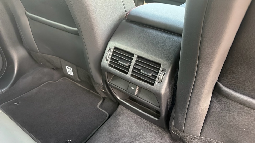 Land Rover Discovery Sport 2.0 D200 Urban Edition 5dr Auto [5 Seat] Diesel Station Wagon - Image 18