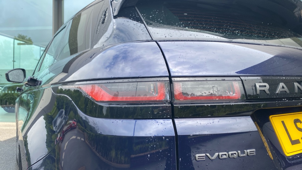 Land Rover Range Rover Evoque 2.0 D200 R-Dynamic SE 5dr Auto Diesel Hatchback - Image 19