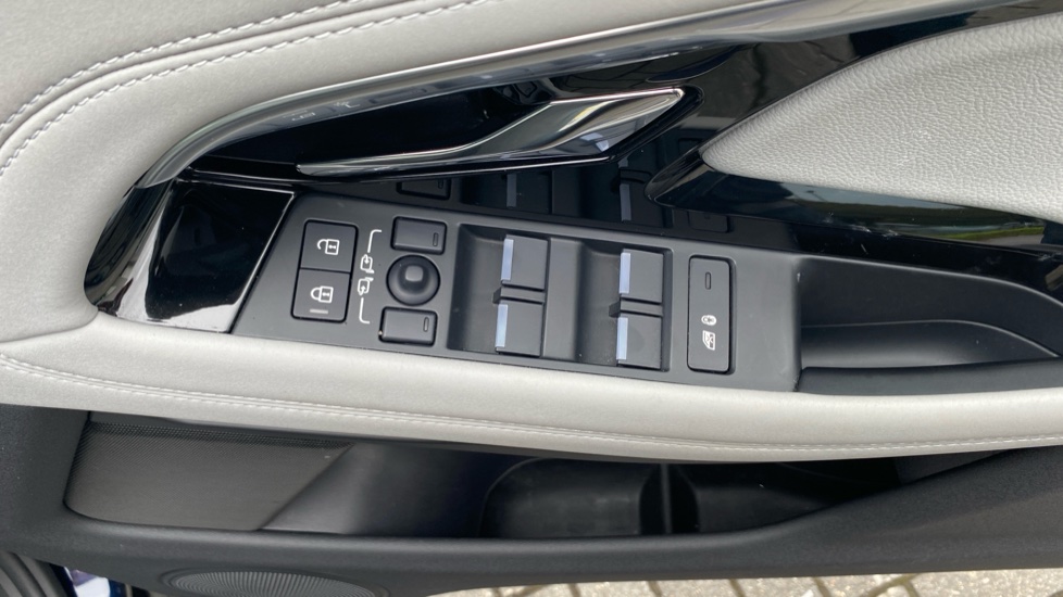 Land Rover Range Rover Evoque 2.0 D200 R-Dynamic SE 5dr Auto Diesel Hatchback - Image 29