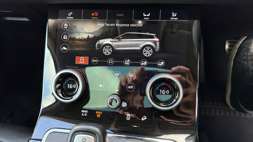 Land Rover Range Rover Evoque 2.0 P250 R-Dynamic SE 5dr Auto Petrol Hatchback - Image 40