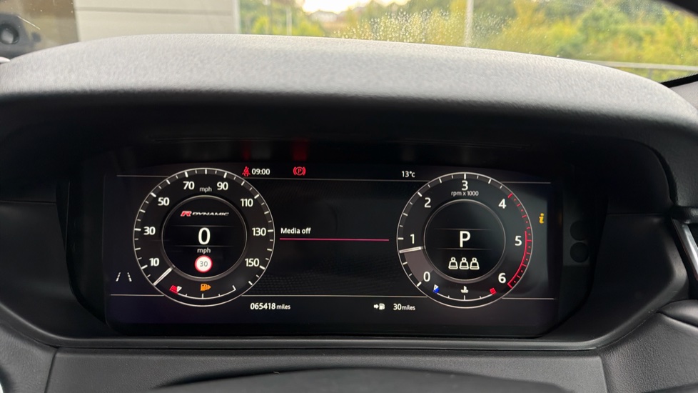 Land Rover Range Rover Velar 2.0 D180 R-Dynamic HSE 5dr Auto Diesel Estate - Image 16