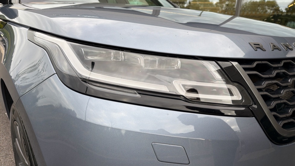 Land Rover Range Rover Velar 2.0 D180 R-Dynamic HSE 5dr Auto Diesel Estate - Image 17