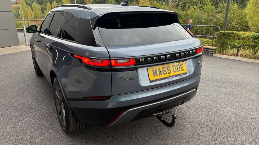 Land Rover Range Rover Velar 2.0 D180 R-Dynamic HSE 5dr Auto Diesel Estate - Image 28