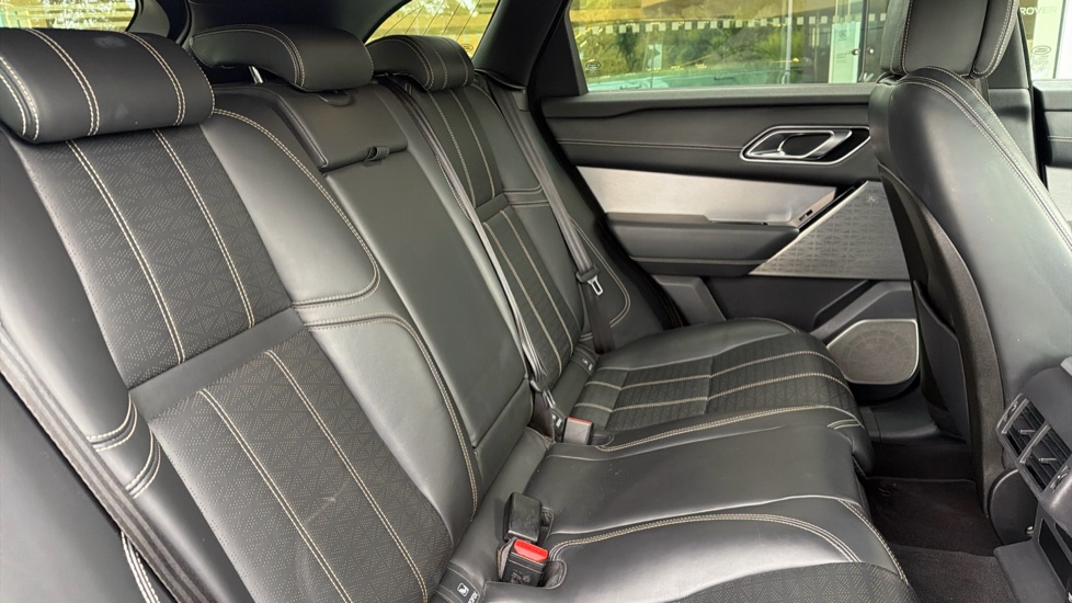 Land Rover Range Rover Velar 2.0 D180 R-Dynamic HSE 5dr Auto Diesel Estate - Image 32