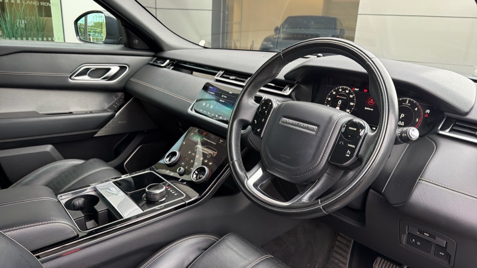 Land Rover Range Rover Velar 2.0 D180 R-Dynamic HSE 5dr Auto Diesel Estate - Image 34
