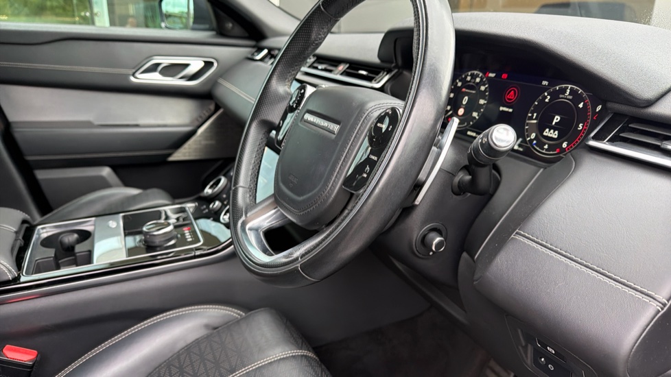 Land Rover Range Rover Velar 2.0 D180 R-Dynamic HSE 5dr Auto Diesel Estate - Image 35