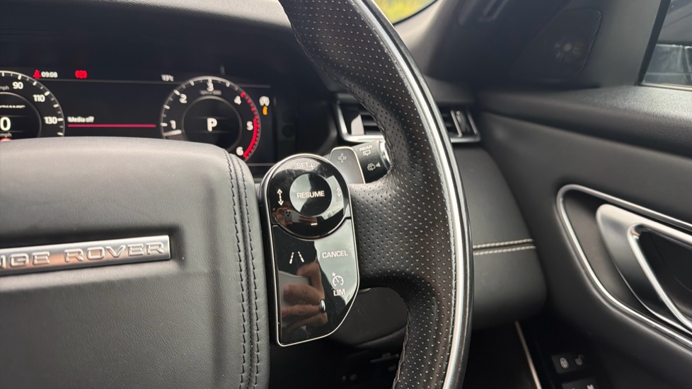 Land Rover Range Rover Velar 2.0 D180 R-Dynamic HSE 5dr Auto Diesel Estate - Image 38