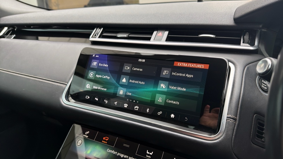 Land Rover Range Rover Velar 2.0 D180 R-Dynamic HSE 5dr Auto Diesel Estate - Image 43