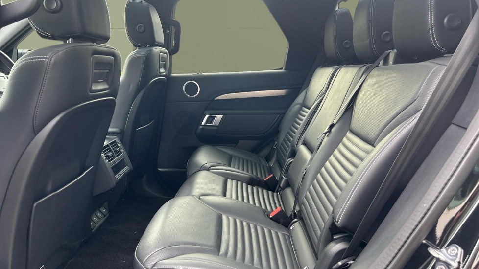 Land Rover Discovery 3.0 D250 R-Dynamic S 5dr Auto Diesel Station Wagon - Image 4